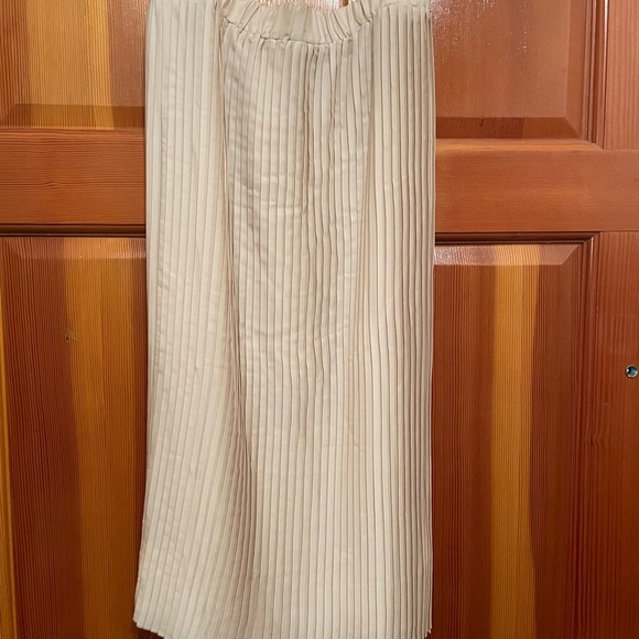 Sincerely Jules pleated skirt - Picture 3 of 9